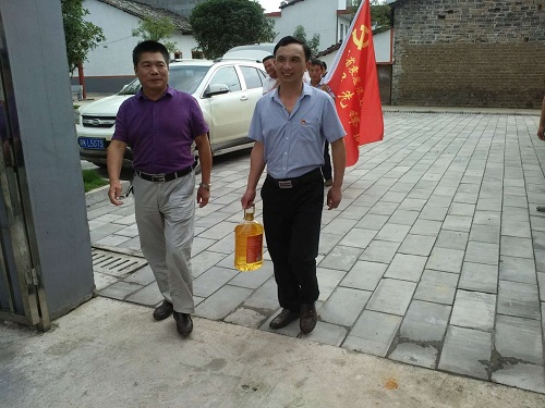 浓浓端午情：省袁管局渠首、 一段联合党支部开展节日送温暖活动