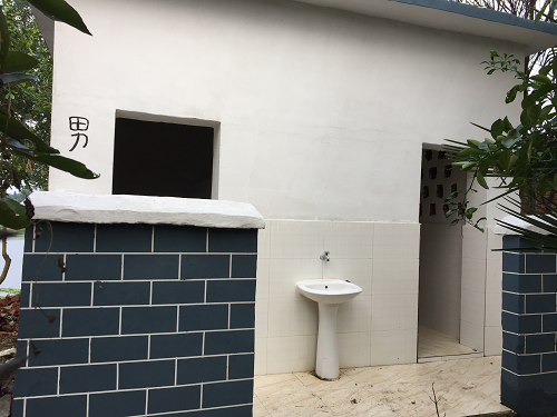 省袁管局出资建设利民工程 上和市村公厕旧貌换新颜