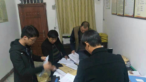 驻村工作队员落实住村帮扶 助力大港亭村脱贫攻坚