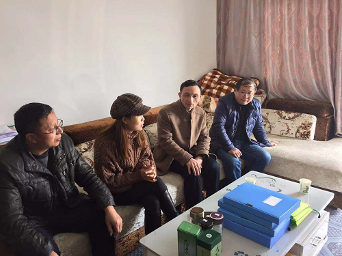 局领导到大港亭村调研指导扶贫工作