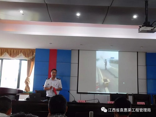 《安全第一 警钟长鸣》
