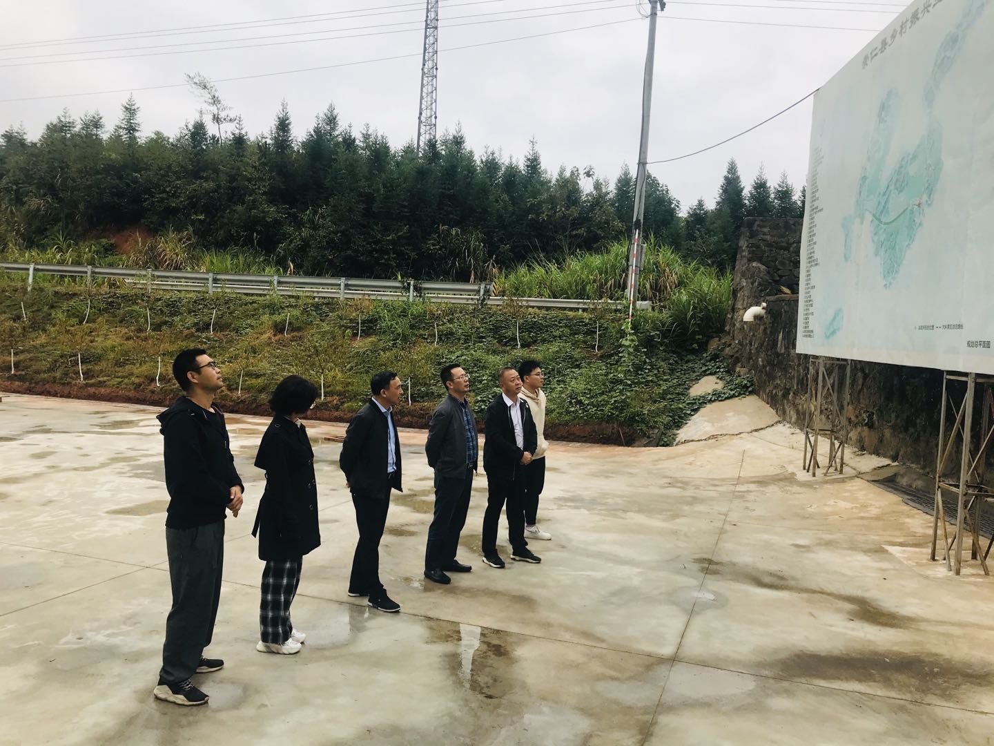 情系驻村干部 亲切慰问暖人心