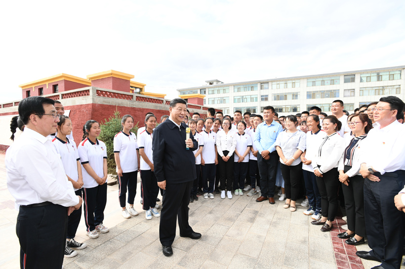 习近平在甘肃考察时强调 坚定信心开拓创新真抓实干 团结一心开创富民兴陇新局面
