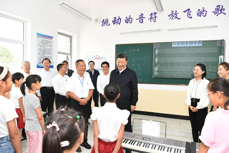习近平在甘肃考察时强调 坚定信心开拓创新真抓实干 团结一心开创富民兴陇新局面