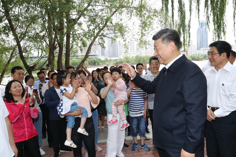 习近平在甘肃考察时强调 坚定信心开拓创新真抓实干 团结一心开创富民兴陇新局面