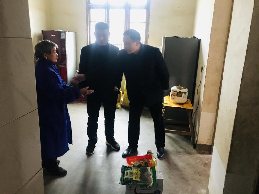省袁管局深入帮扶村开展春节前走访慰问活动