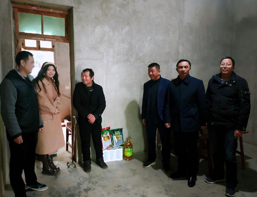 省袁管局深入帮扶村开展春节前走访慰问活动