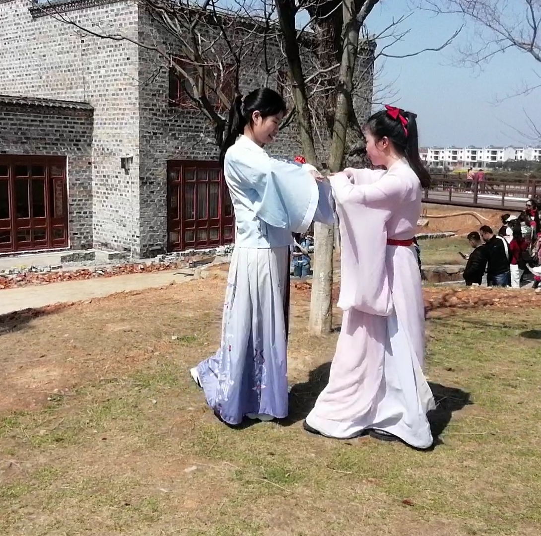 传承古典文化  体验汉服之美——省袁管局开展庆祝“三八”妇女节活动