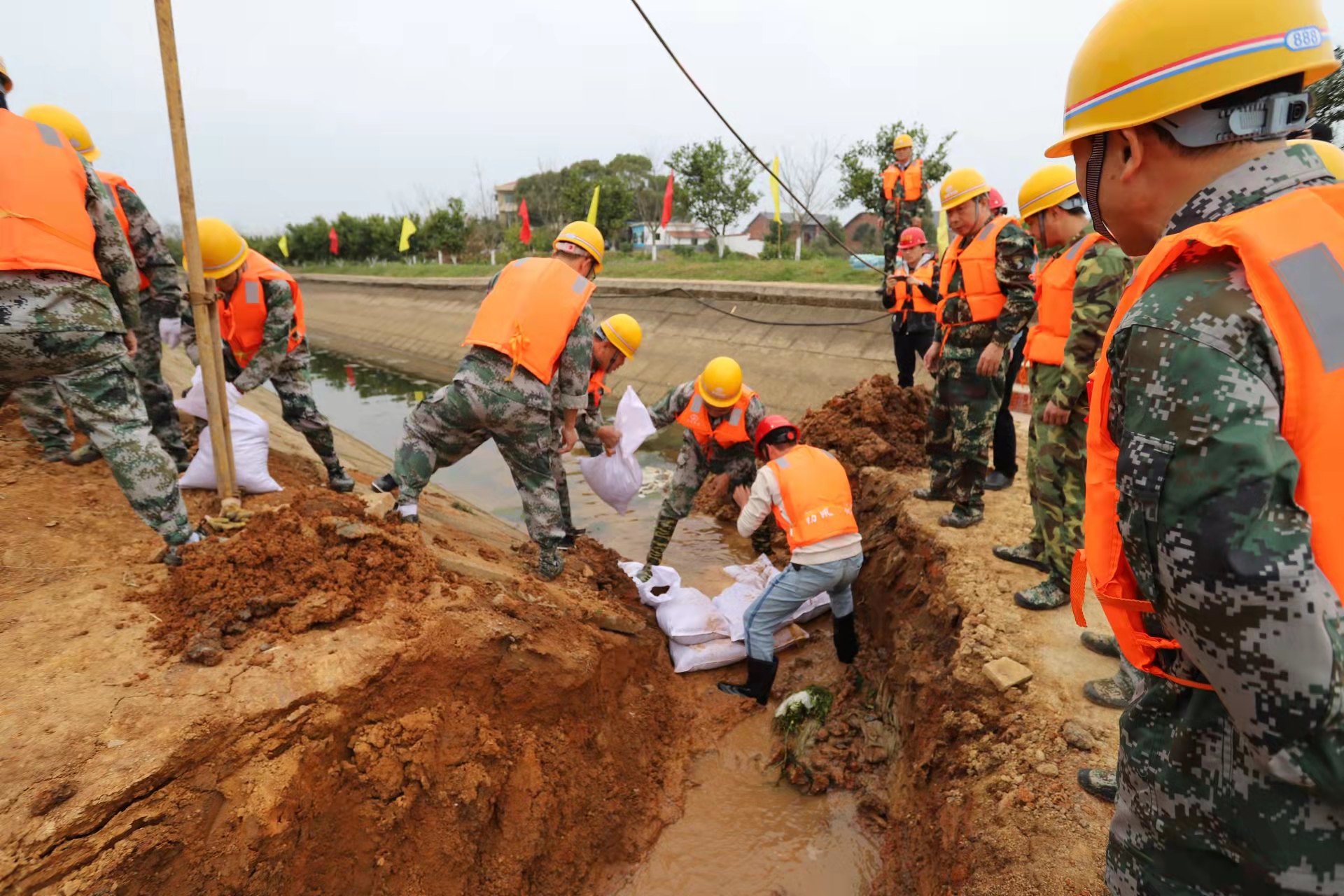 未雨绸缪，筑牢安全防线——省袁管局组织开展2022年度防汛应急抢险救援演练