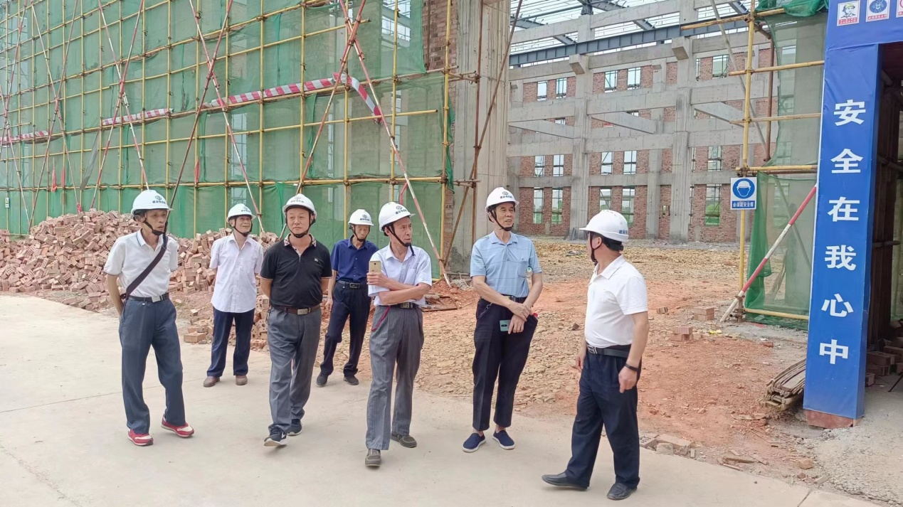 重阳前夕局老同志支委成员参观赣西仓库建设项目
