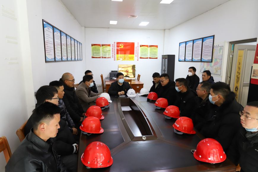 工地党建心连心 走访慰问送温暖	