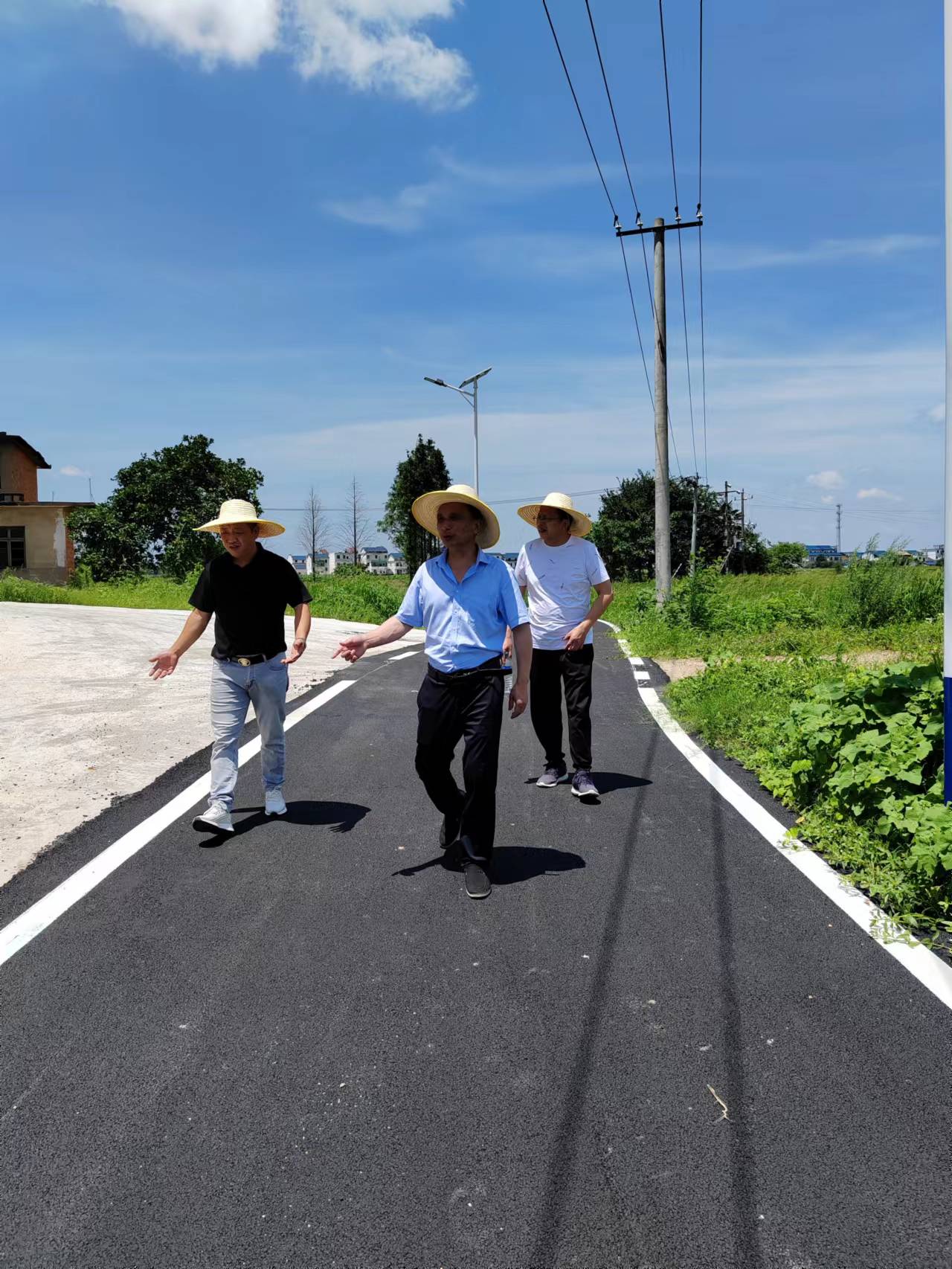 省袁管局到罗坊镇邦甫村调研推进乡村振兴帮扶工作