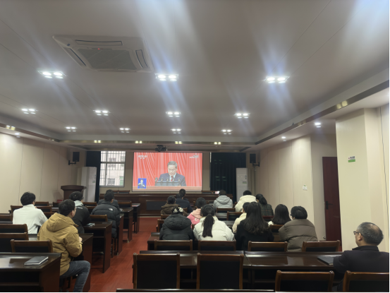 省袁管局组织收听收看十四届全国人大二次会议开幕会