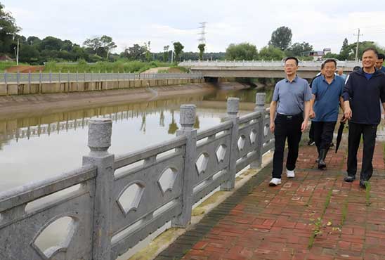 省袁管局开展“行渠百里察实情， 为民服务解难题”活动之二