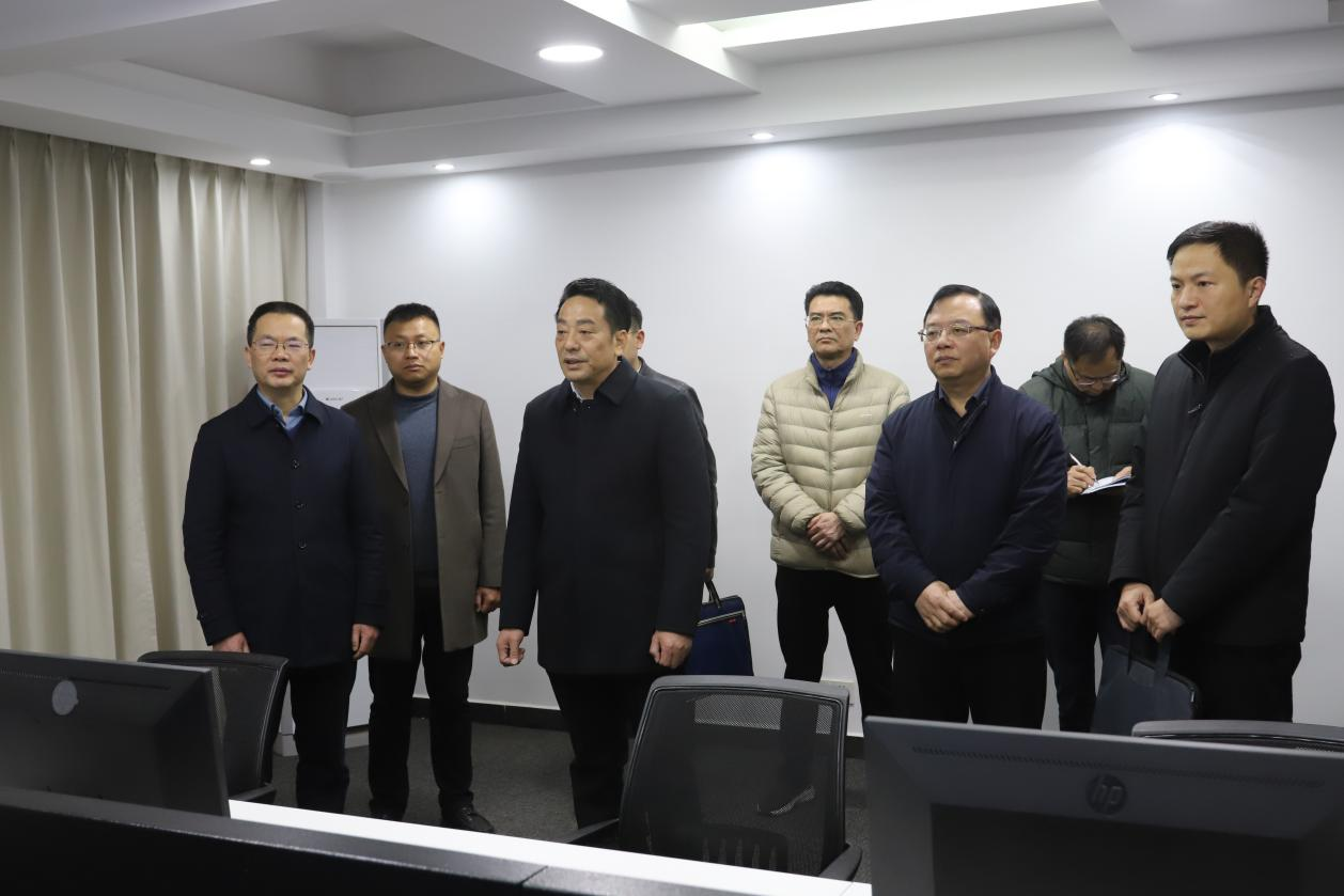 肖秋根在袁惠渠开展巡河督导及汛前检查