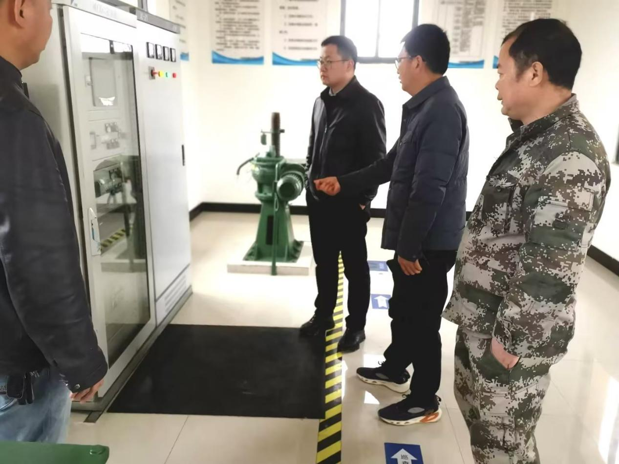 聚焦一线查实情，把脉问诊谋对策 ——胡万丰调研分管部门全面从严治党和业务工作