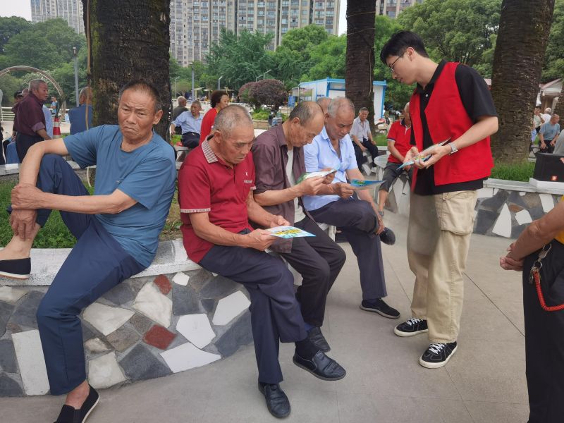 省袁管局开展城市生活垃圾分类宣传活动